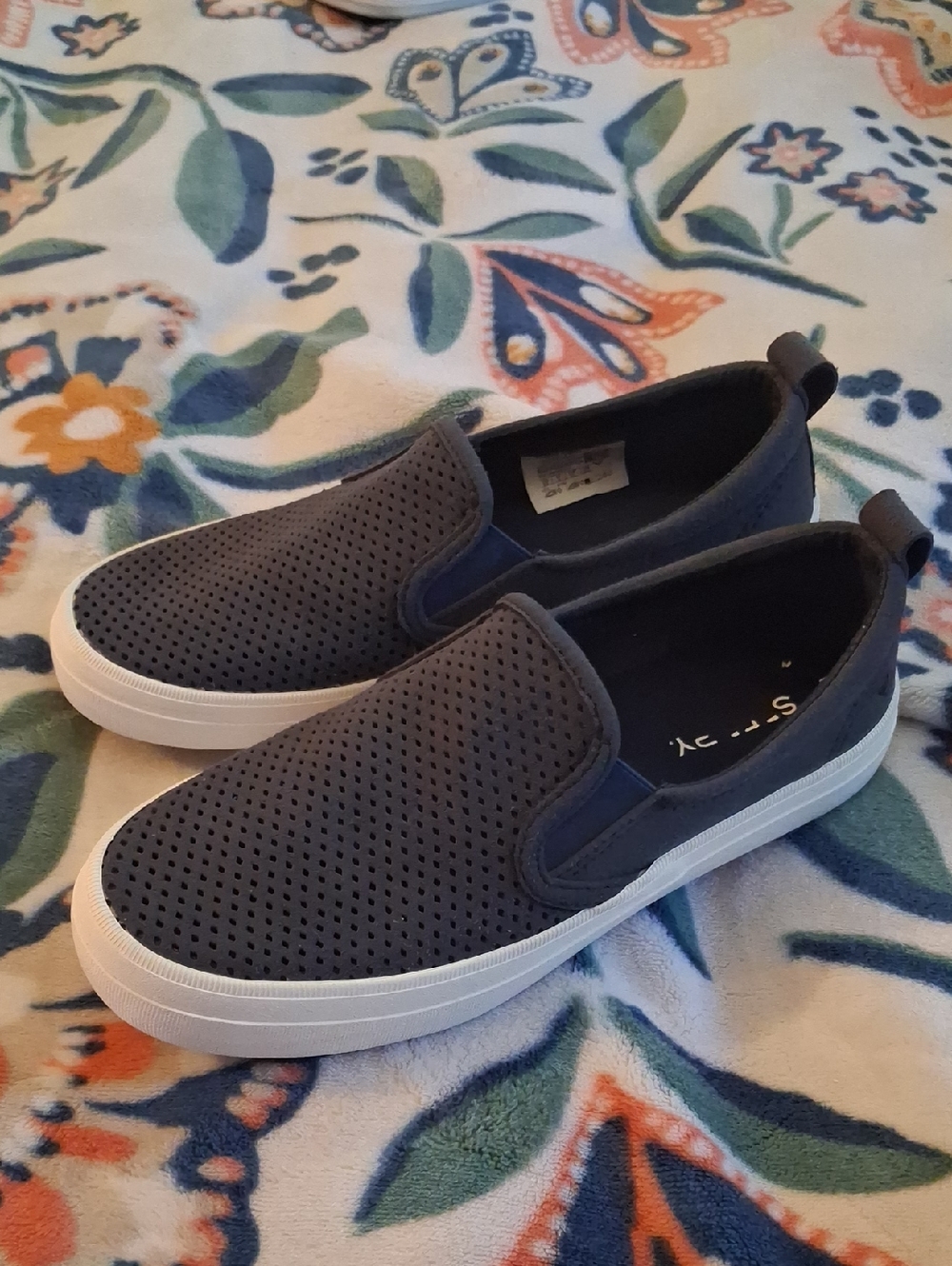 Sperry Top-Sider Crest Twin Gore Perforated Slip On Sneakers in Navy Size 6.5